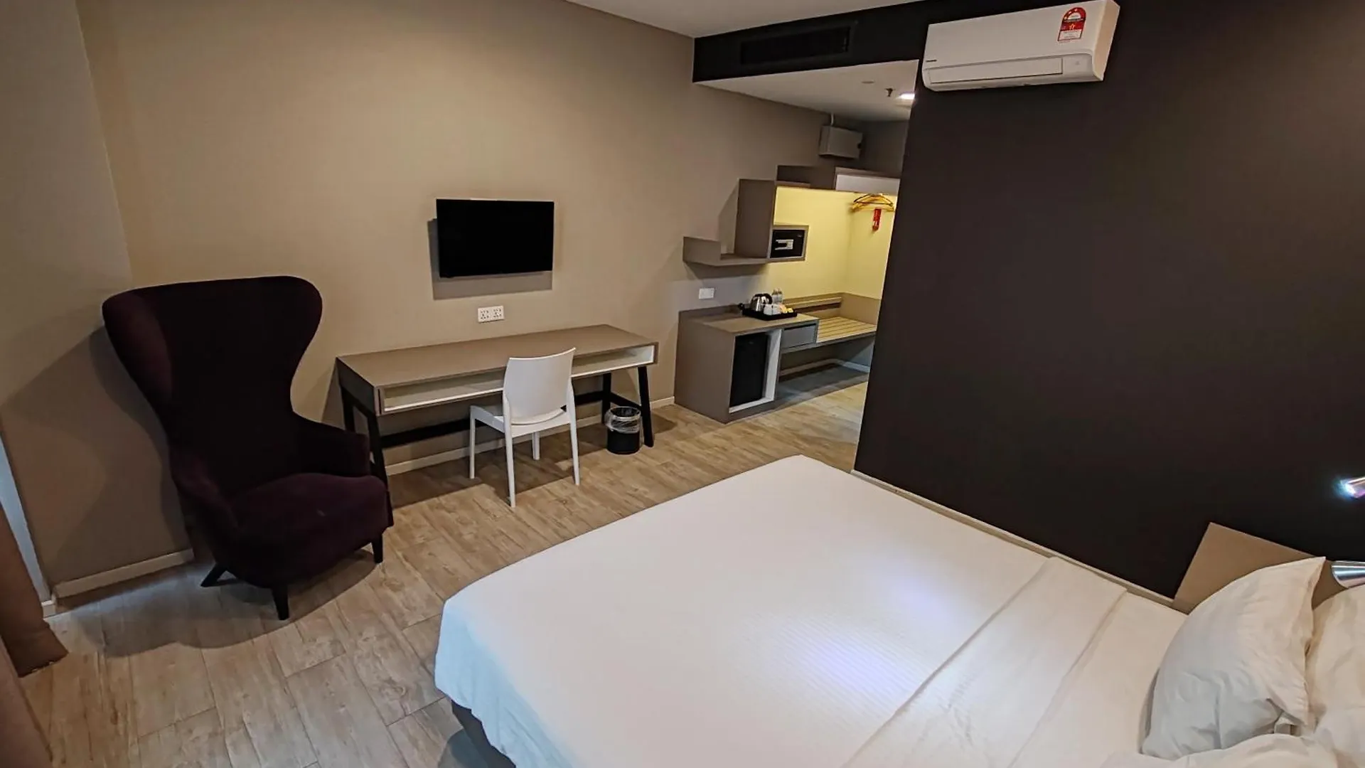 Qqq Hotel Type Room Empire Damansara Petaling Jaya Malaysia