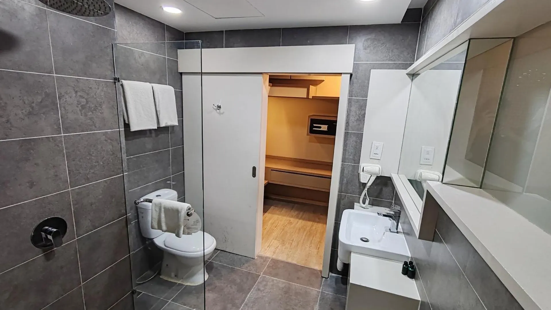 Qqq Hotel Type Room Empire Damansara Petaling Jaya Malaysia