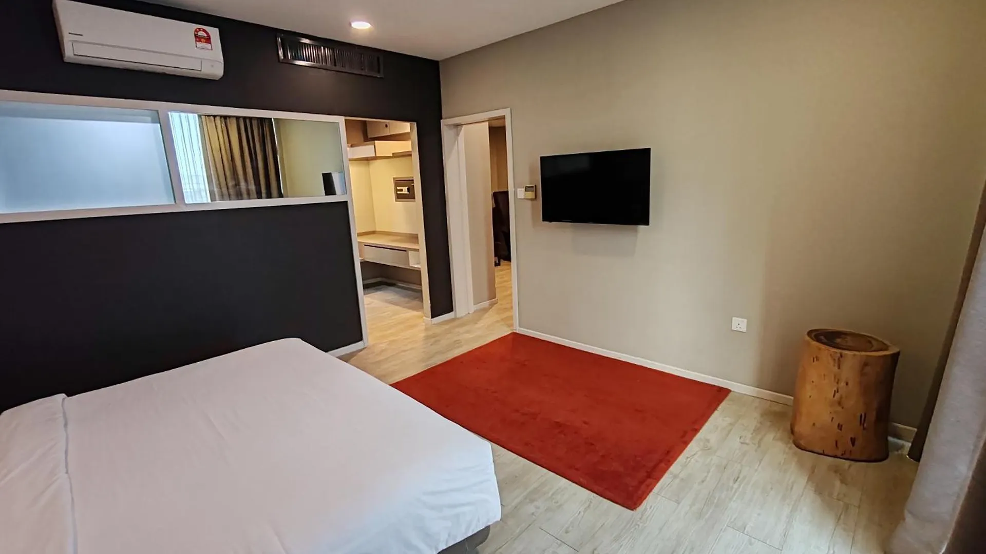 Qqq Hotel Type Room Empire Damansara Petaling Jaya Malaysia